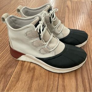 Sorel Boots- Like New!